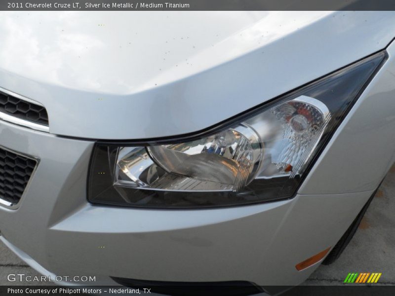 Silver Ice Metallic / Medium Titanium 2011 Chevrolet Cruze LT