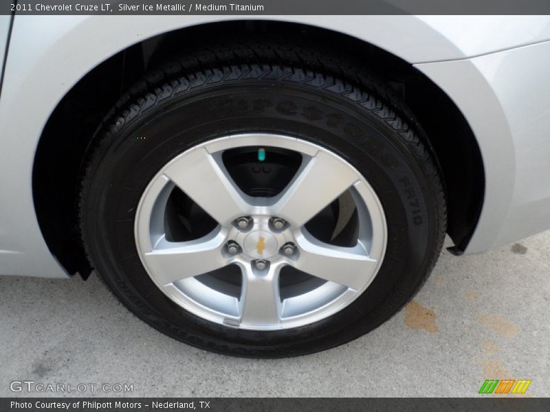 Silver Ice Metallic / Medium Titanium 2011 Chevrolet Cruze LT