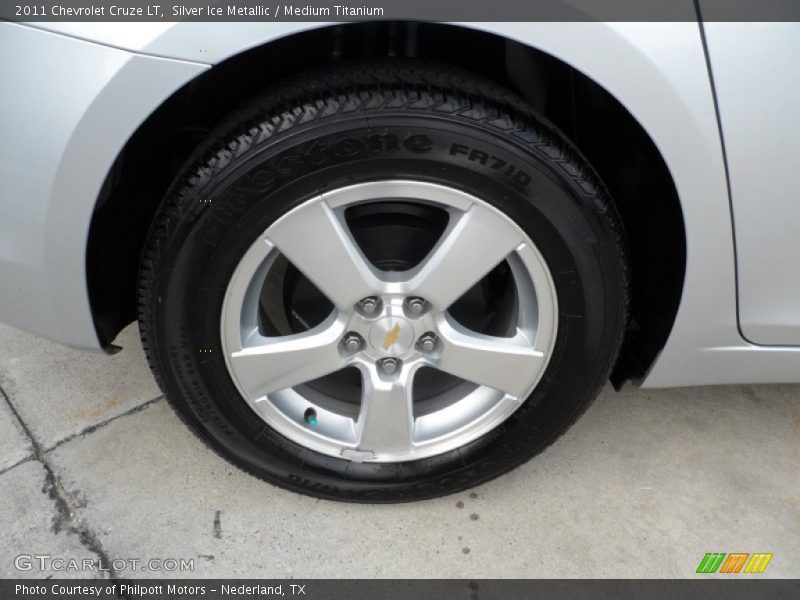 Silver Ice Metallic / Medium Titanium 2011 Chevrolet Cruze LT