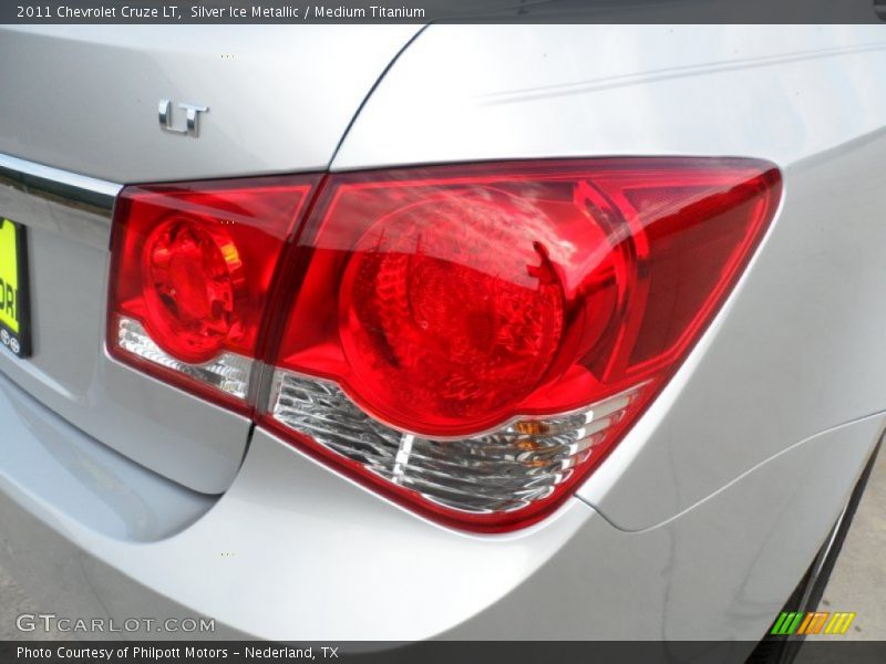 Silver Ice Metallic / Medium Titanium 2011 Chevrolet Cruze LT