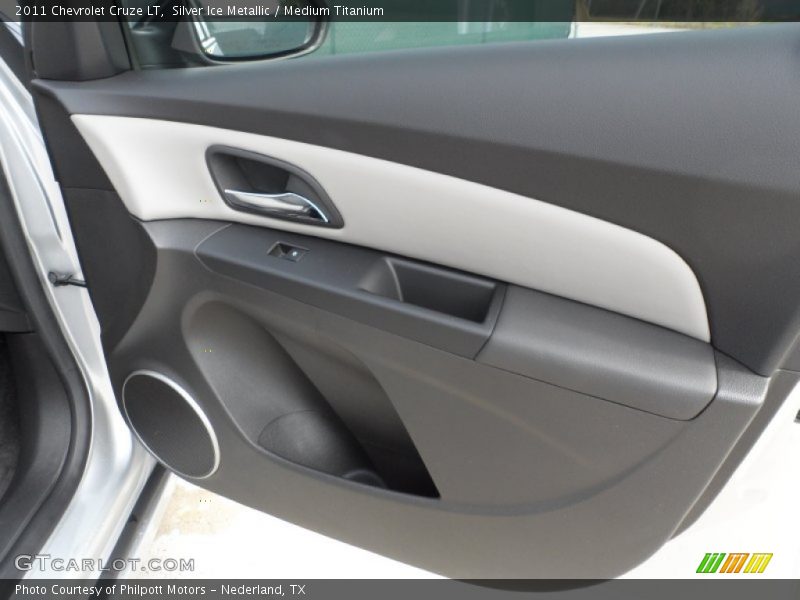 Silver Ice Metallic / Medium Titanium 2011 Chevrolet Cruze LT
