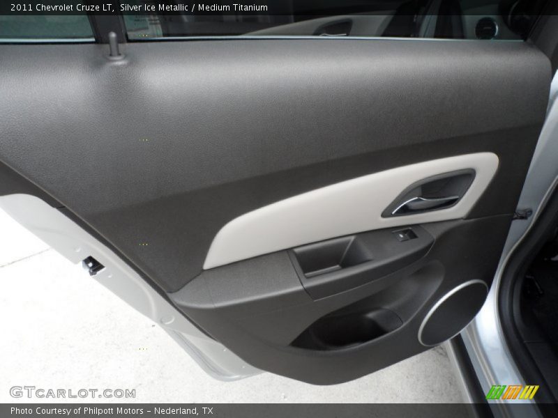 Silver Ice Metallic / Medium Titanium 2011 Chevrolet Cruze LT