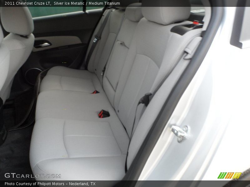 Silver Ice Metallic / Medium Titanium 2011 Chevrolet Cruze LT
