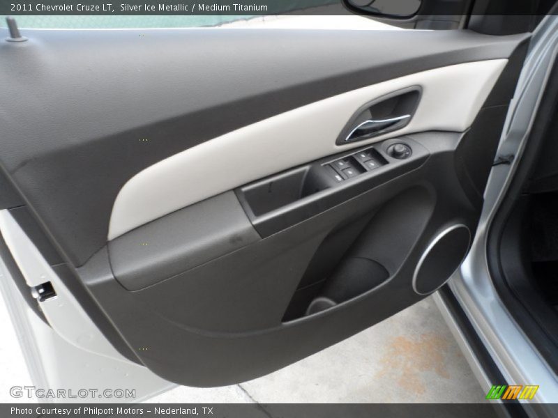 Silver Ice Metallic / Medium Titanium 2011 Chevrolet Cruze LT