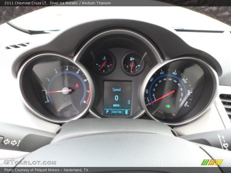 Silver Ice Metallic / Medium Titanium 2011 Chevrolet Cruze LT