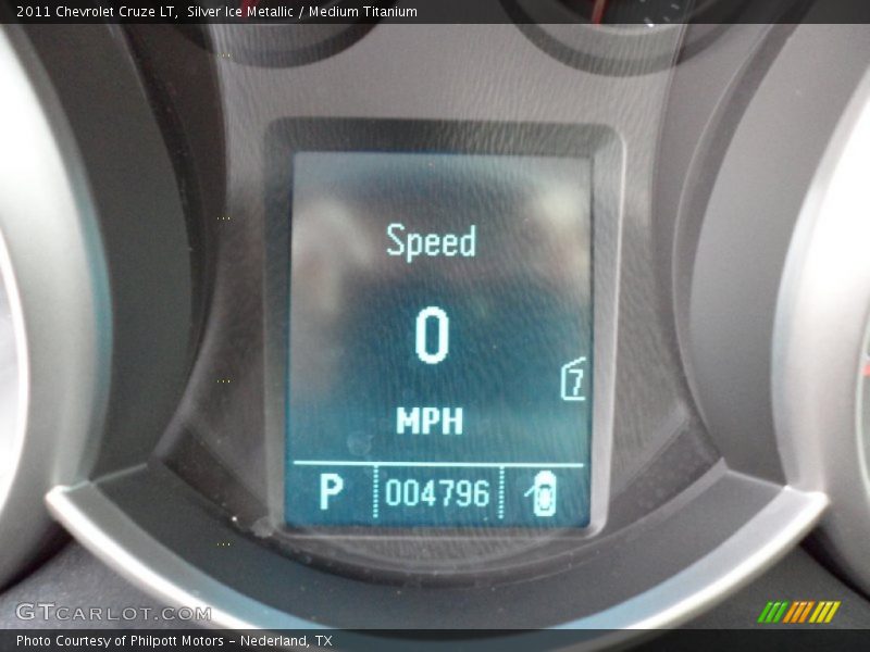 Silver Ice Metallic / Medium Titanium 2011 Chevrolet Cruze LT