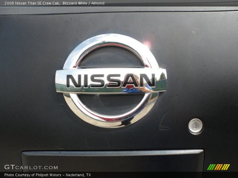 Blizzard White / Almond 2008 Nissan Titan SE Crew Cab