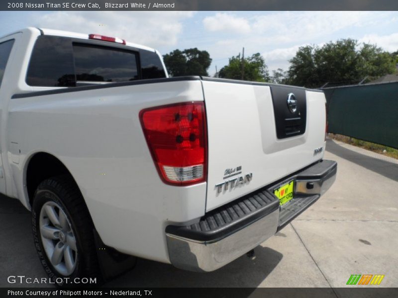 Blizzard White / Almond 2008 Nissan Titan SE Crew Cab