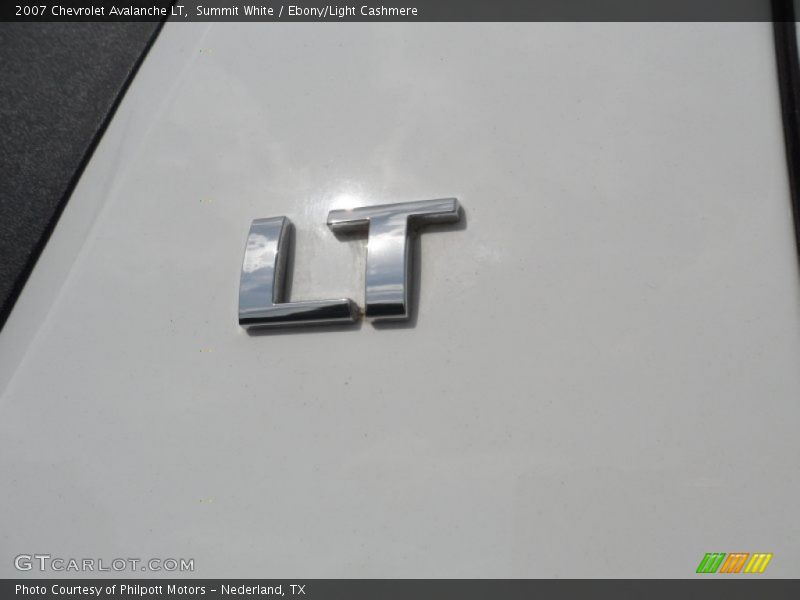 Summit White / Ebony/Light Cashmere 2007 Chevrolet Avalanche LT