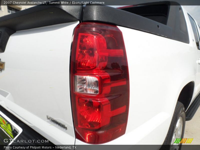 Summit White / Ebony/Light Cashmere 2007 Chevrolet Avalanche LT