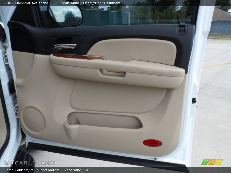 Summit White / Ebony/Light Cashmere 2007 Chevrolet Avalanche LT