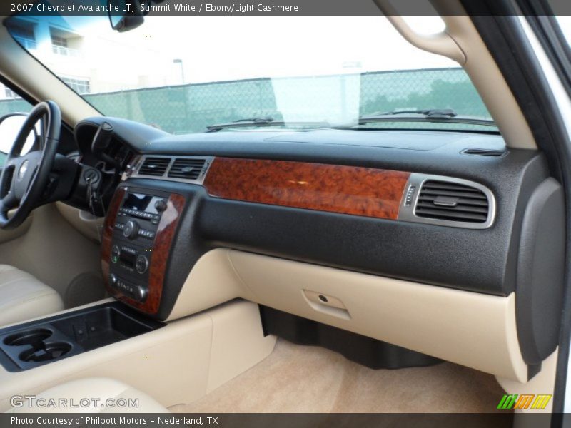 Summit White / Ebony/Light Cashmere 2007 Chevrolet Avalanche LT