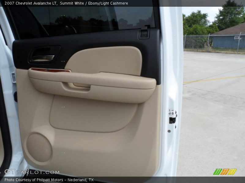 Summit White / Ebony/Light Cashmere 2007 Chevrolet Avalanche LT
