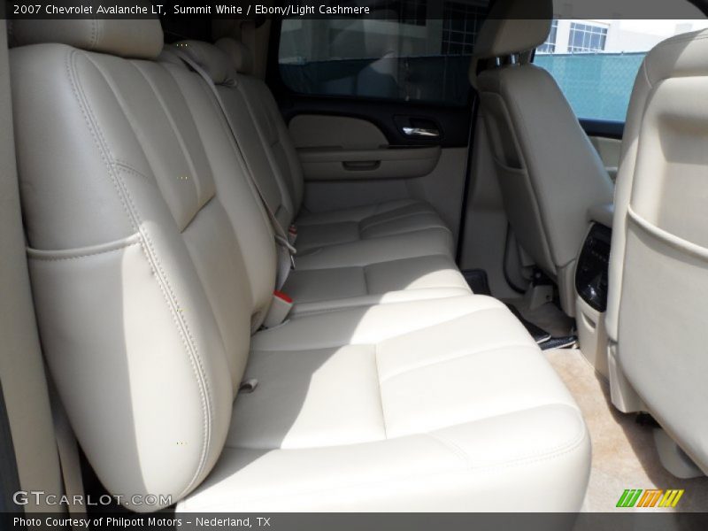 Summit White / Ebony/Light Cashmere 2007 Chevrolet Avalanche LT