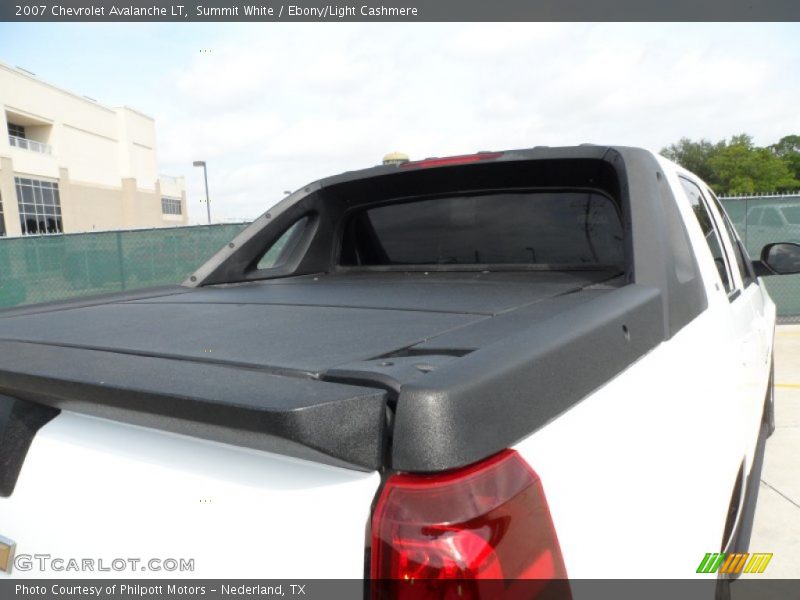 Summit White / Ebony/Light Cashmere 2007 Chevrolet Avalanche LT