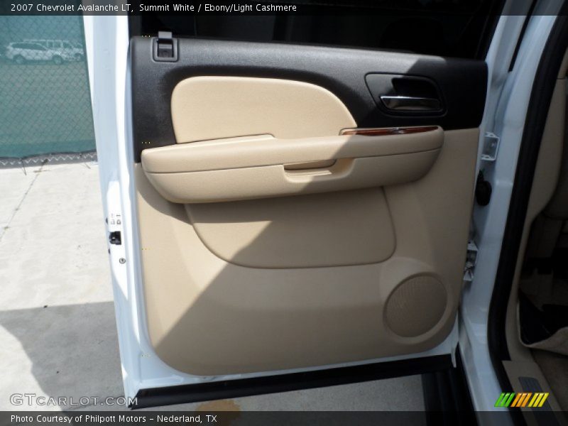 Summit White / Ebony/Light Cashmere 2007 Chevrolet Avalanche LT