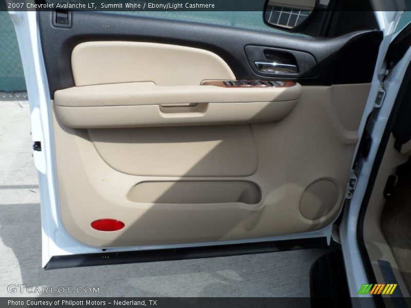 Summit White / Ebony/Light Cashmere 2007 Chevrolet Avalanche LT