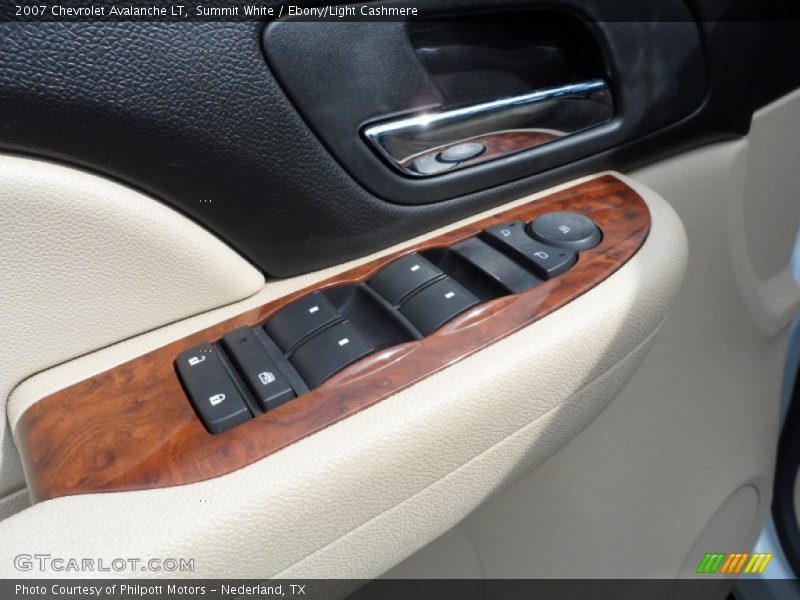 Summit White / Ebony/Light Cashmere 2007 Chevrolet Avalanche LT
