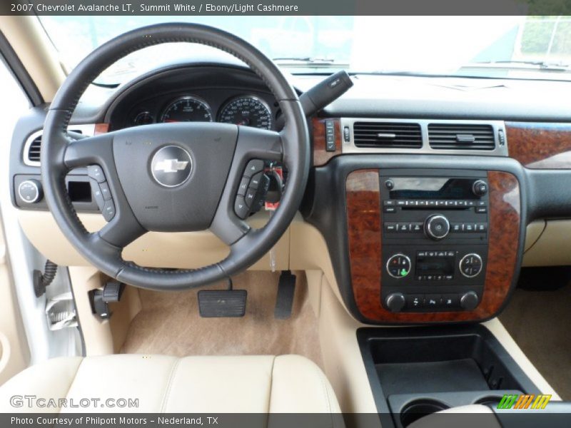 Summit White / Ebony/Light Cashmere 2007 Chevrolet Avalanche LT
