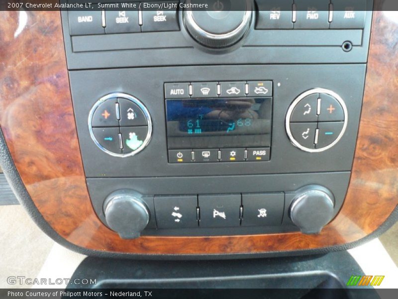 Summit White / Ebony/Light Cashmere 2007 Chevrolet Avalanche LT
