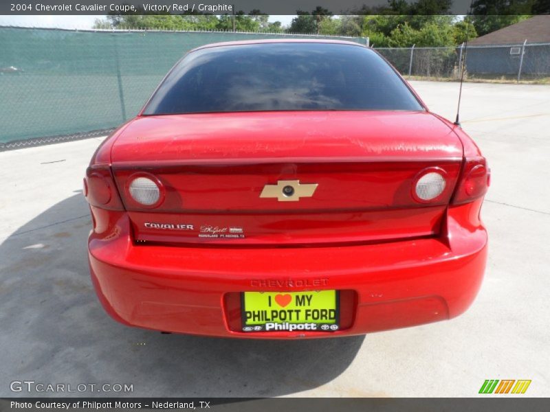 Victory Red / Graphite 2004 Chevrolet Cavalier Coupe