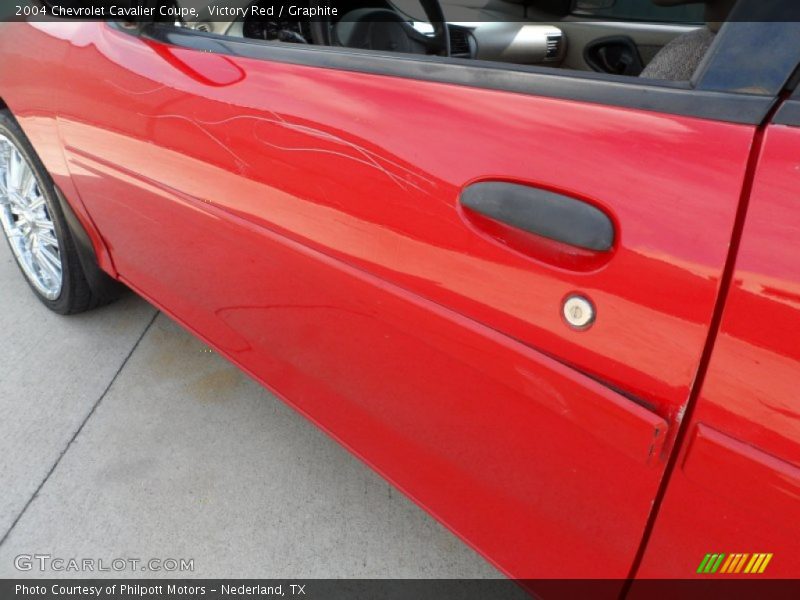 Victory Red / Graphite 2004 Chevrolet Cavalier Coupe