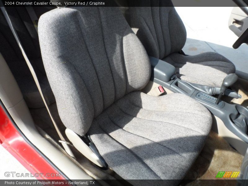 Victory Red / Graphite 2004 Chevrolet Cavalier Coupe