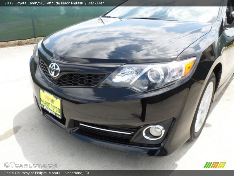 Attitude Black Metallic / Black/Ash 2012 Toyota Camry SE