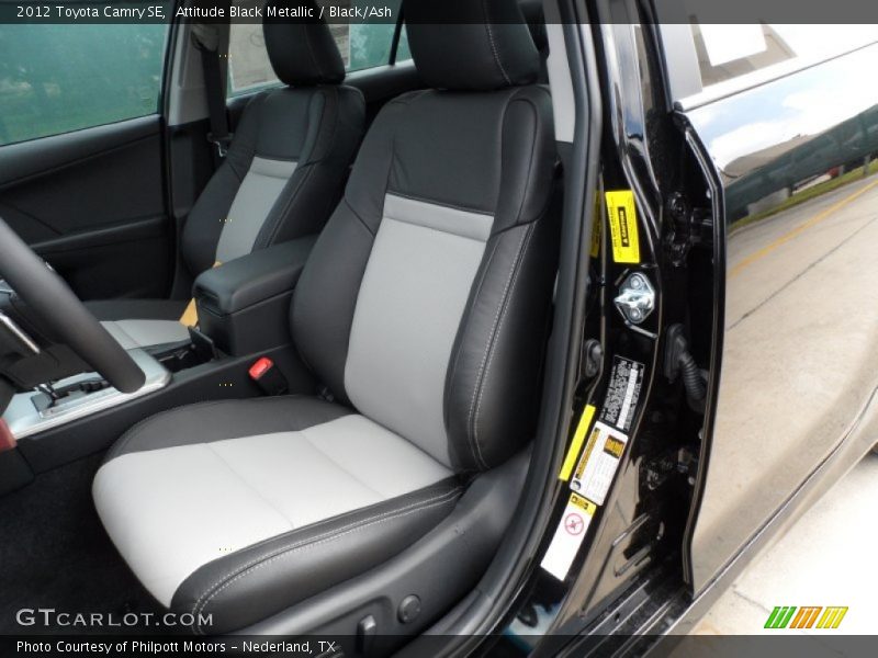 Attitude Black Metallic / Black/Ash 2012 Toyota Camry SE