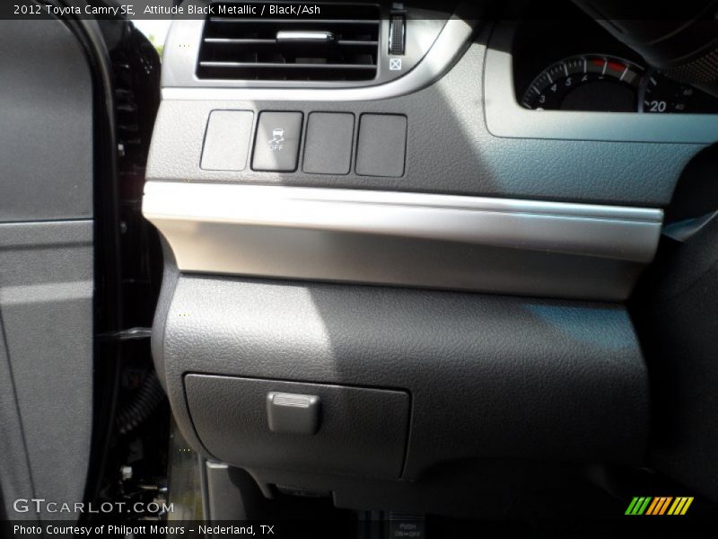Attitude Black Metallic / Black/Ash 2012 Toyota Camry SE