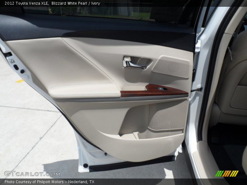 Blizzard White Pearl / Ivory 2012 Toyota Venza XLE