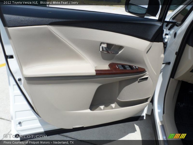 Blizzard White Pearl / Ivory 2012 Toyota Venza XLE