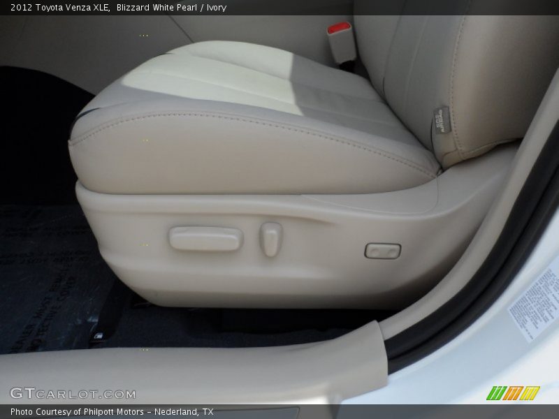 Blizzard White Pearl / Ivory 2012 Toyota Venza XLE
