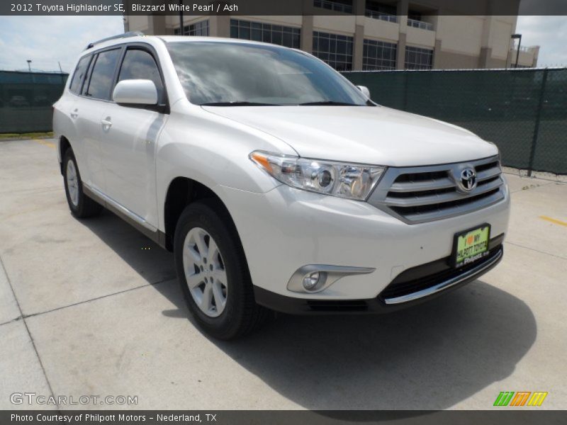 Blizzard White Pearl / Ash 2012 Toyota Highlander SE