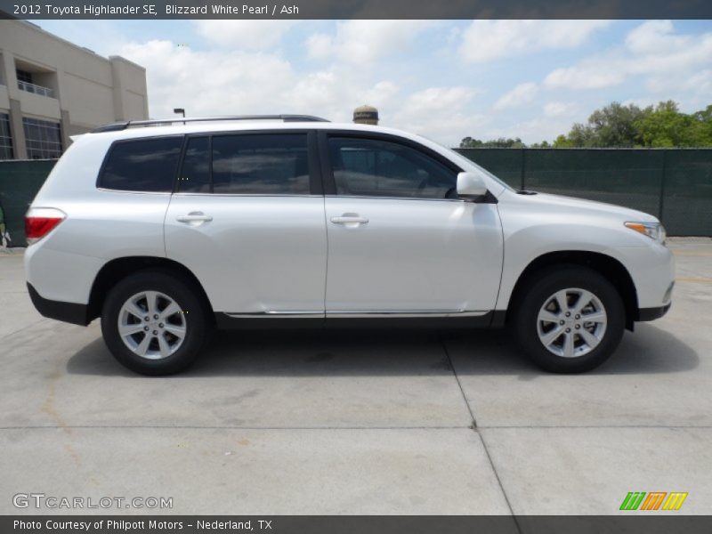 Blizzard White Pearl / Ash 2012 Toyota Highlander SE