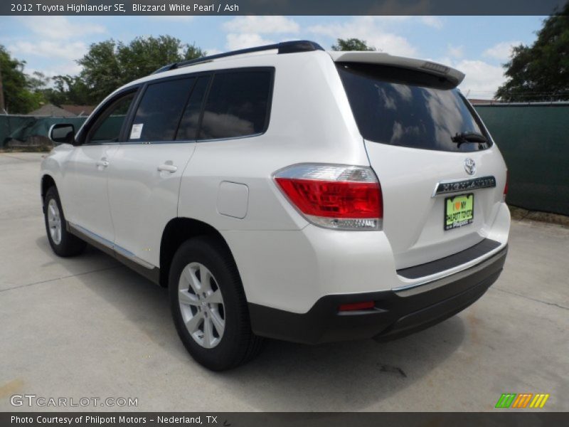 Blizzard White Pearl / Ash 2012 Toyota Highlander SE