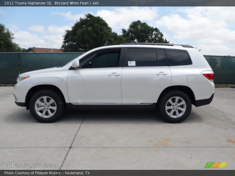 Blizzard White Pearl / Ash 2012 Toyota Highlander SE