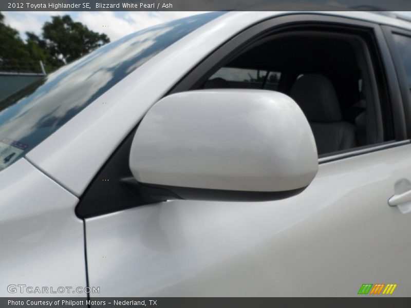 Blizzard White Pearl / Ash 2012 Toyota Highlander SE