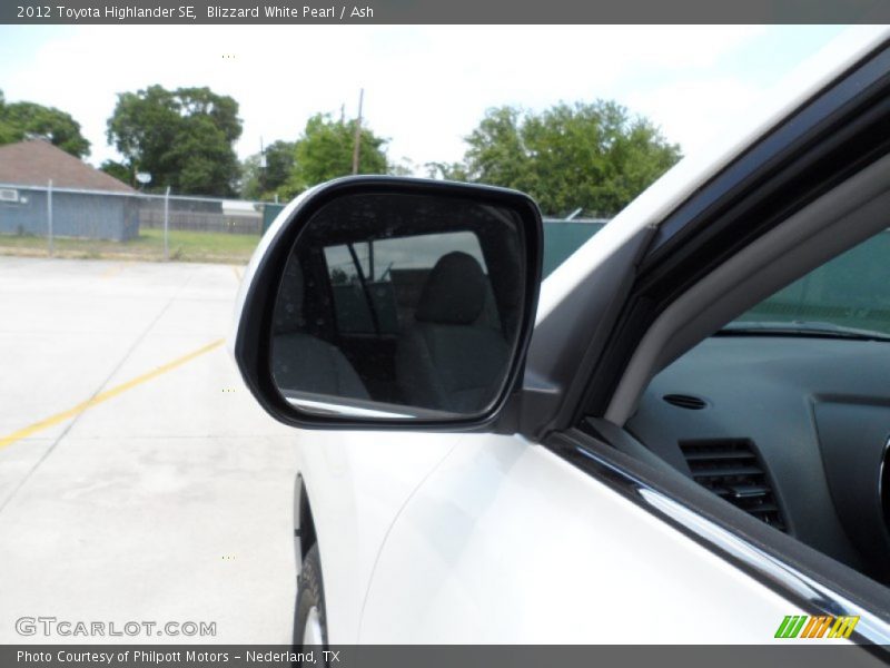 Blizzard White Pearl / Ash 2012 Toyota Highlander SE