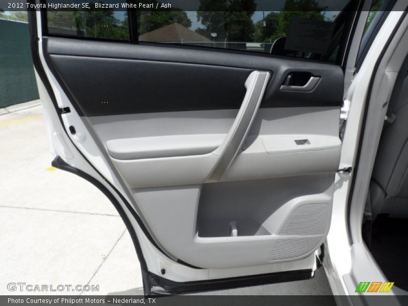 Blizzard White Pearl / Ash 2012 Toyota Highlander SE