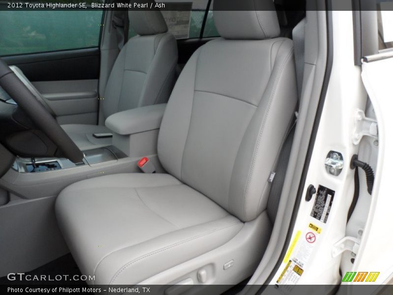 Blizzard White Pearl / Ash 2012 Toyota Highlander SE