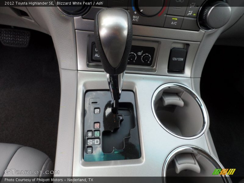 Blizzard White Pearl / Ash 2012 Toyota Highlander SE