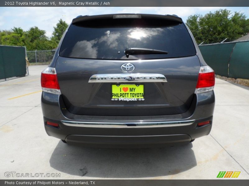 Magnetic Gray Metallic / Ash 2012 Toyota Highlander V6