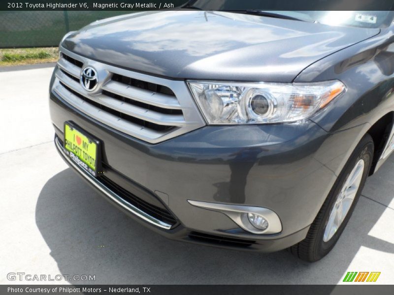Magnetic Gray Metallic / Ash 2012 Toyota Highlander V6