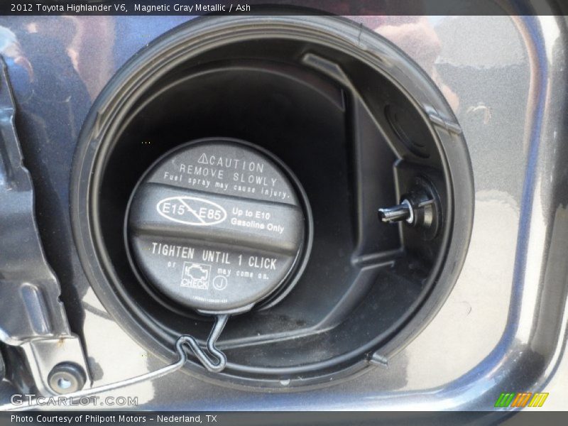 Magnetic Gray Metallic / Ash 2012 Toyota Highlander V6
