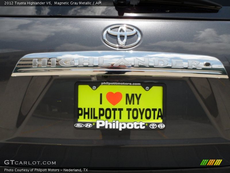 Magnetic Gray Metallic / Ash 2012 Toyota Highlander V6