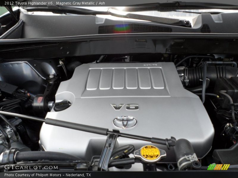 Magnetic Gray Metallic / Ash 2012 Toyota Highlander V6