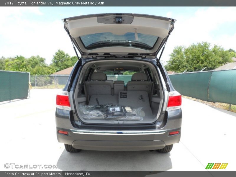 Magnetic Gray Metallic / Ash 2012 Toyota Highlander V6