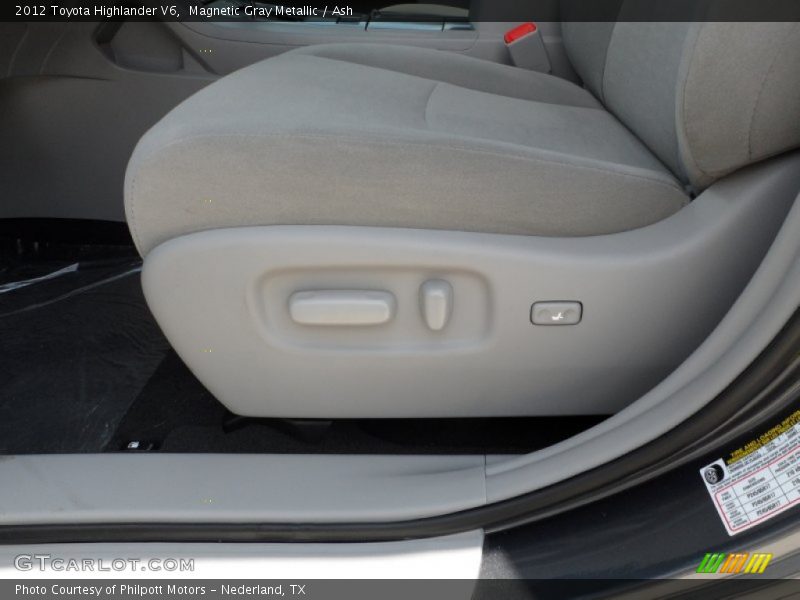 Magnetic Gray Metallic / Ash 2012 Toyota Highlander V6