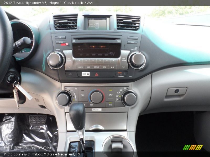 Magnetic Gray Metallic / Ash 2012 Toyota Highlander V6